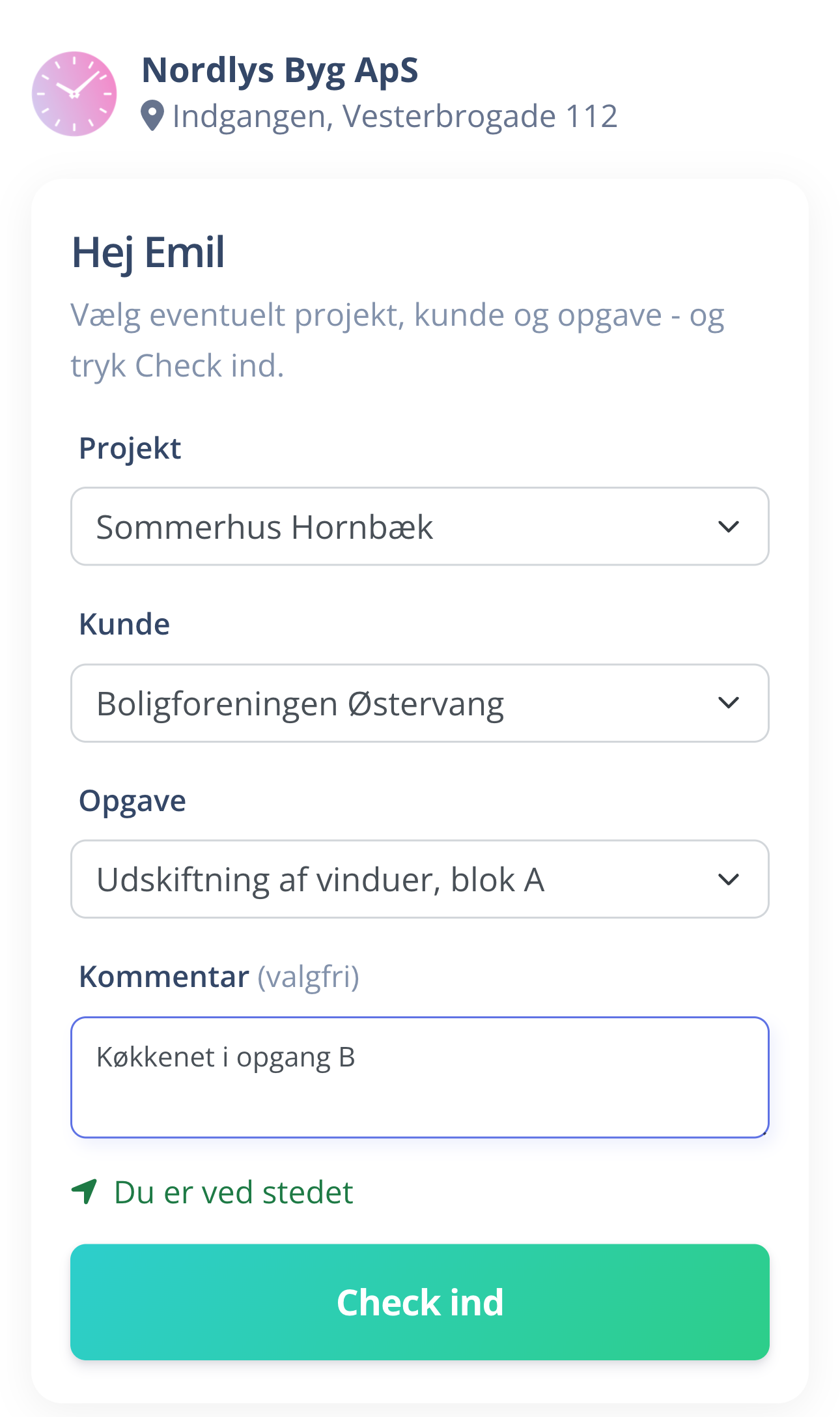 Check-in med QR-kode på medarbejderens telefon